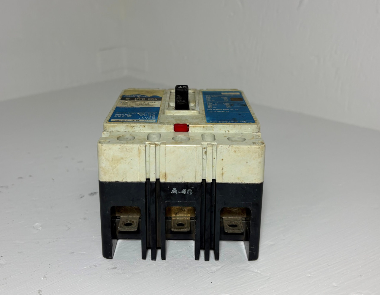 Westinghouse HFD3040L 40A Circuit Breaker Matte Blue 3P HFD3040 40 Amp bad label (EM5956-1)