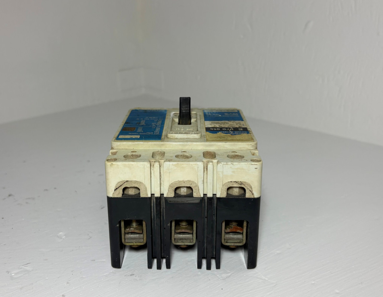 Westinghouse HFD3040L 40A Circuit Breaker Matte Blue 3P HFD3040 40 Amp bad label (EM5956-1)