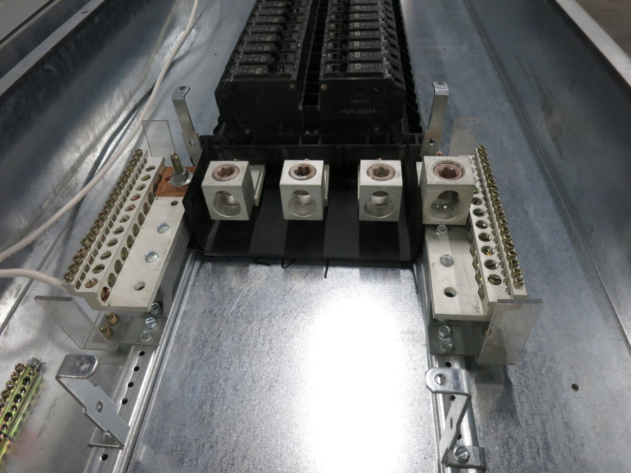 GE AQF3424MTX 400A Breaker Panel Board 208/120V 4W 400 Amp Surge Protection TPME (DW8372-2)