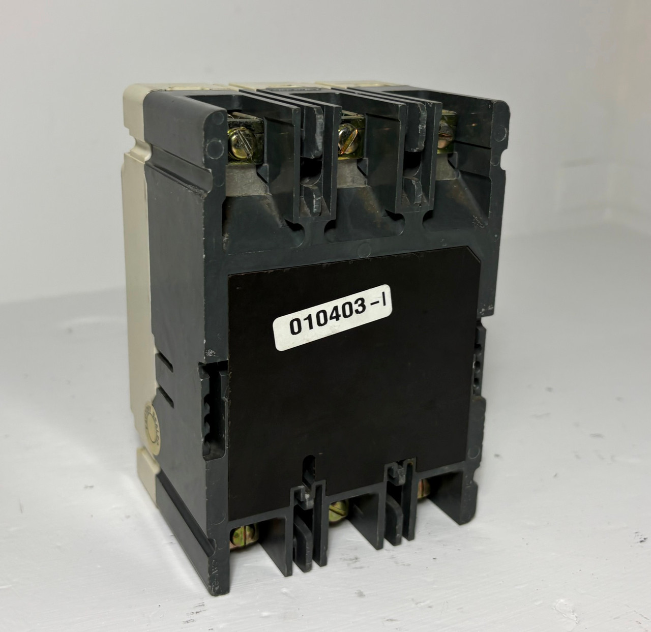 Cutler-Hammer FDB3040 40A Circuit Breaker Glossy Red 480/600V 3P FDB3040L 40 Amp (EM5955-1)