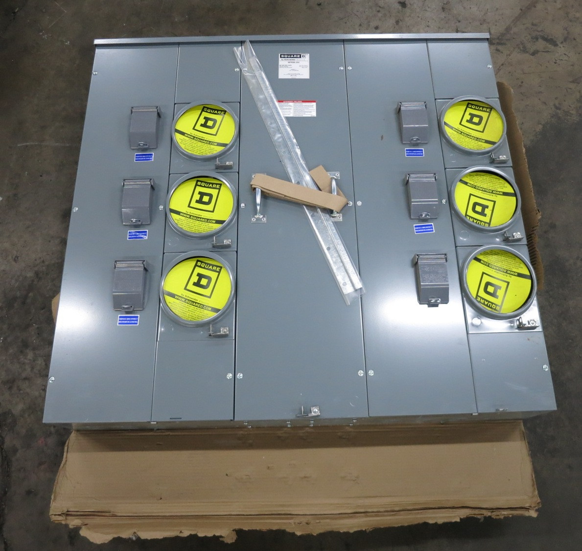 NEW Square D MPR86-200 6 Socket Meter Center 800A Bus 200A 120/240V Meter-Pak (DW8373-1)