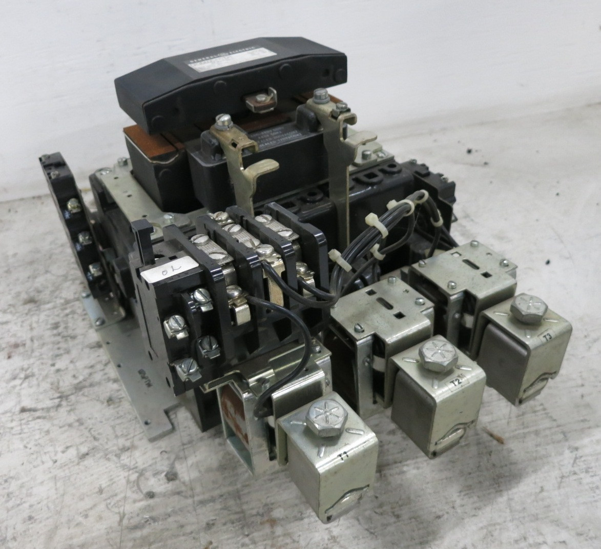 GE CR306G0**MDH Size 5 Motor Starter 480V Coil 200 HP CR306G0 (DW8368-1)