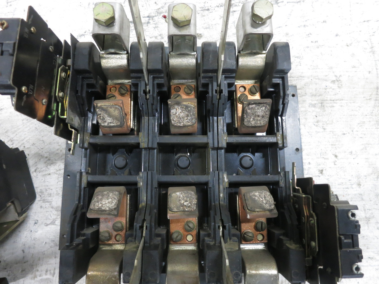 GE CR205G000AJA Size 5 Motor Contactor 480V Coil 200 HP  480 VAC CR205G0 (DW8367-1)