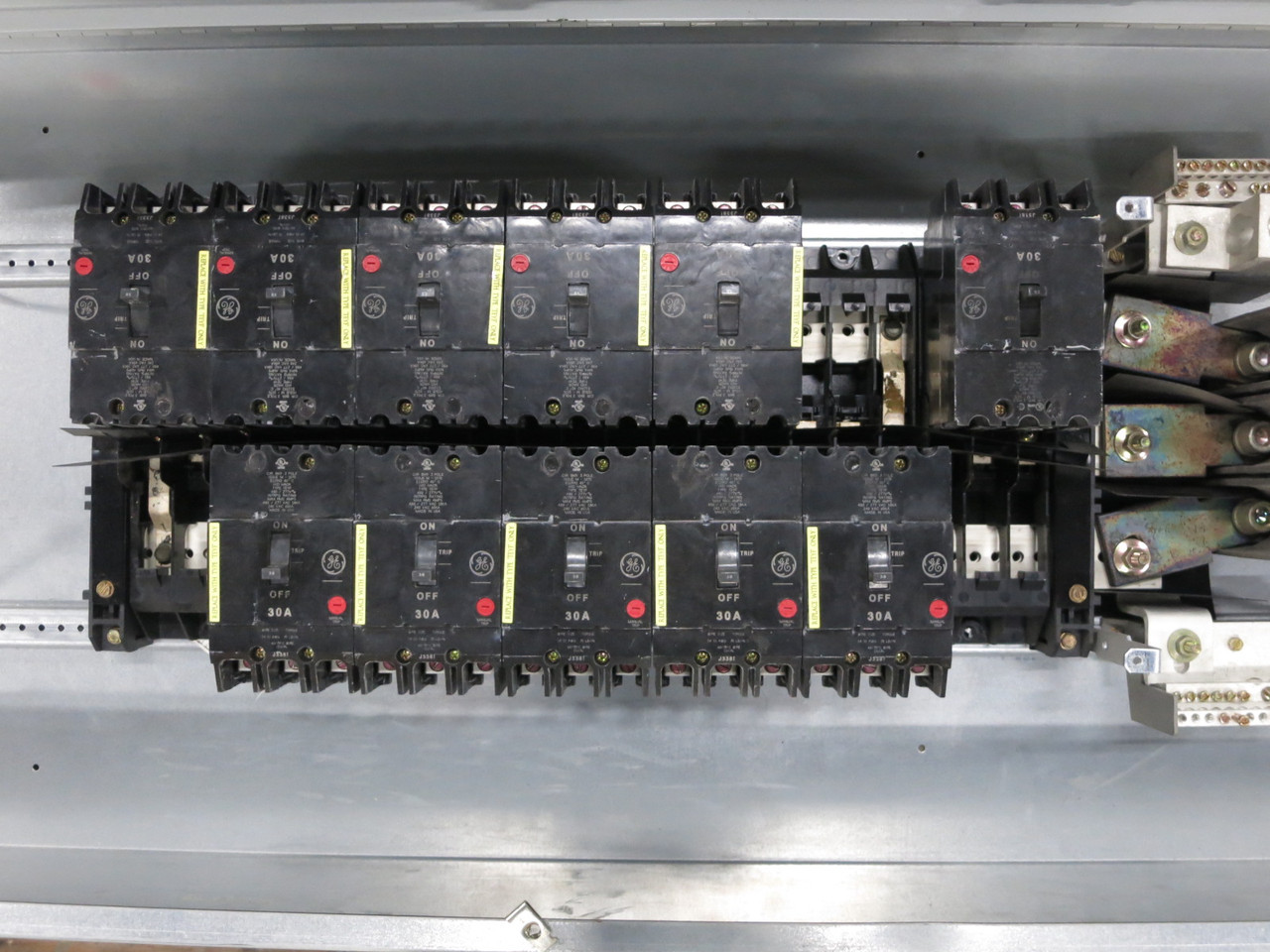 GE AEF3424KB 400A Main Breaker Panel Board 480Y/277 A Series II 4W 400 Amp SGHA (DW8366-1)