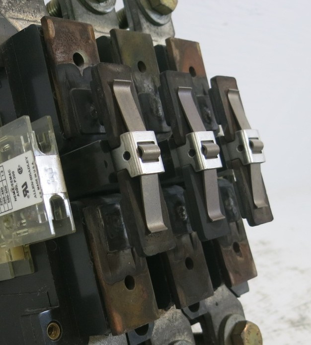 Allen Bradley AB 100-B300N*3 304 Amp Motor Contactor 100B300N3 120V Coil 300HP (BJ1137-2)
