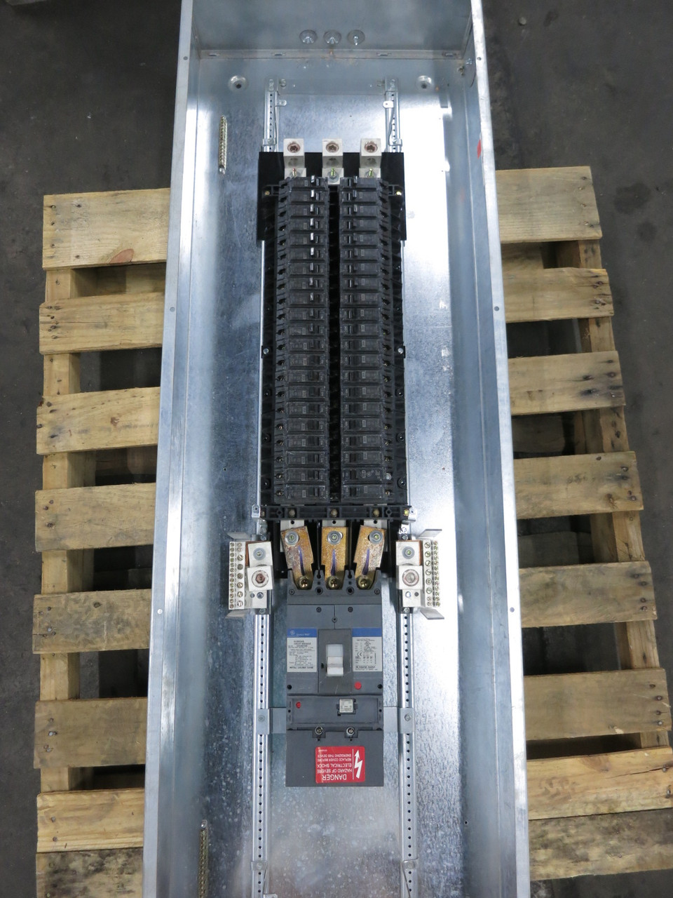 GE AQF3424JBX 300A Main Breaker Panel Board 208Y/120 A Series II 4W 300 Amp SGHA (DW8375-1)