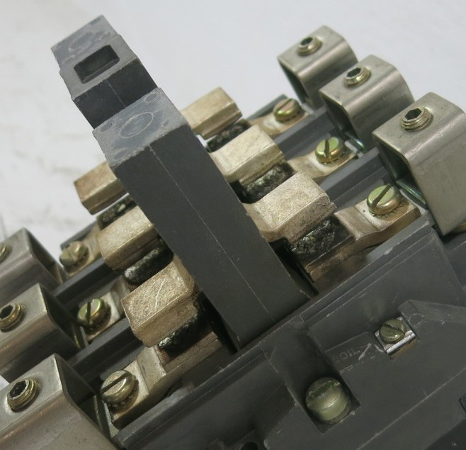 Westinghouse Size 4 A201K4CX Motor Contactor 135A 120V Coil (BJ1140-1)