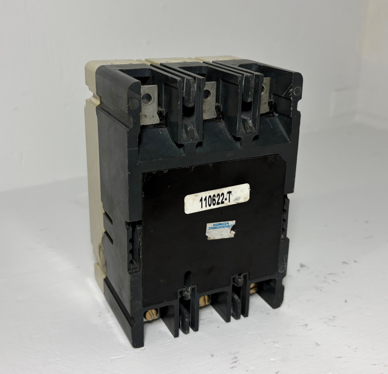 Eaton FDC3015 15A Circuit Breaker Glossy Red FDC3015L 600V 3P FDC 100k 15 Amp (EM5960-1)