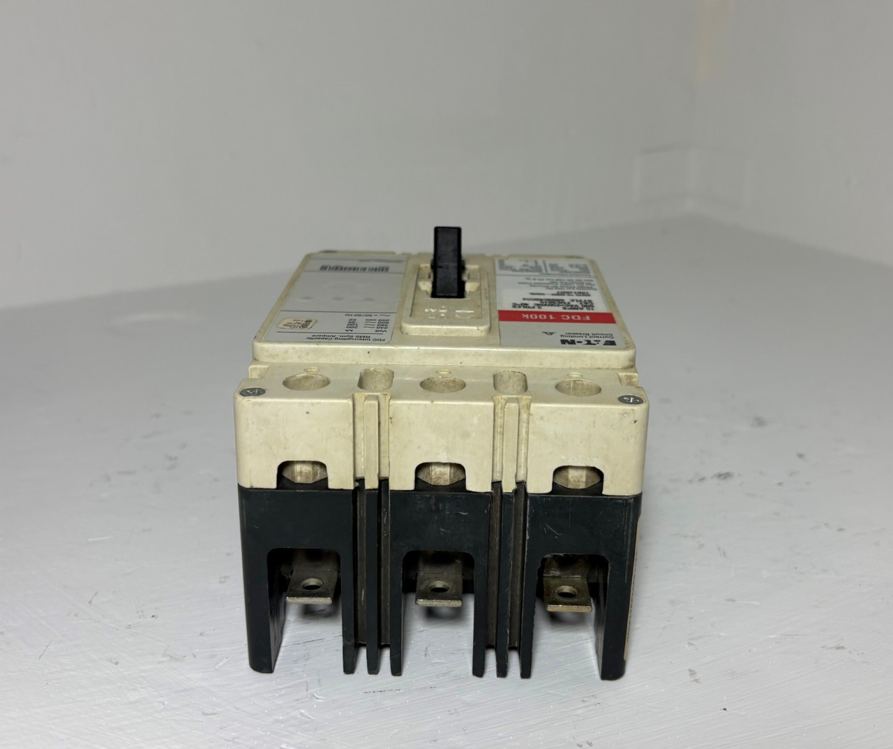 Eaton FDC3015 15A Circuit Breaker Glossy Red FDC3015L 600V 3P FDC 100k 15 Amp (EM5960-1)