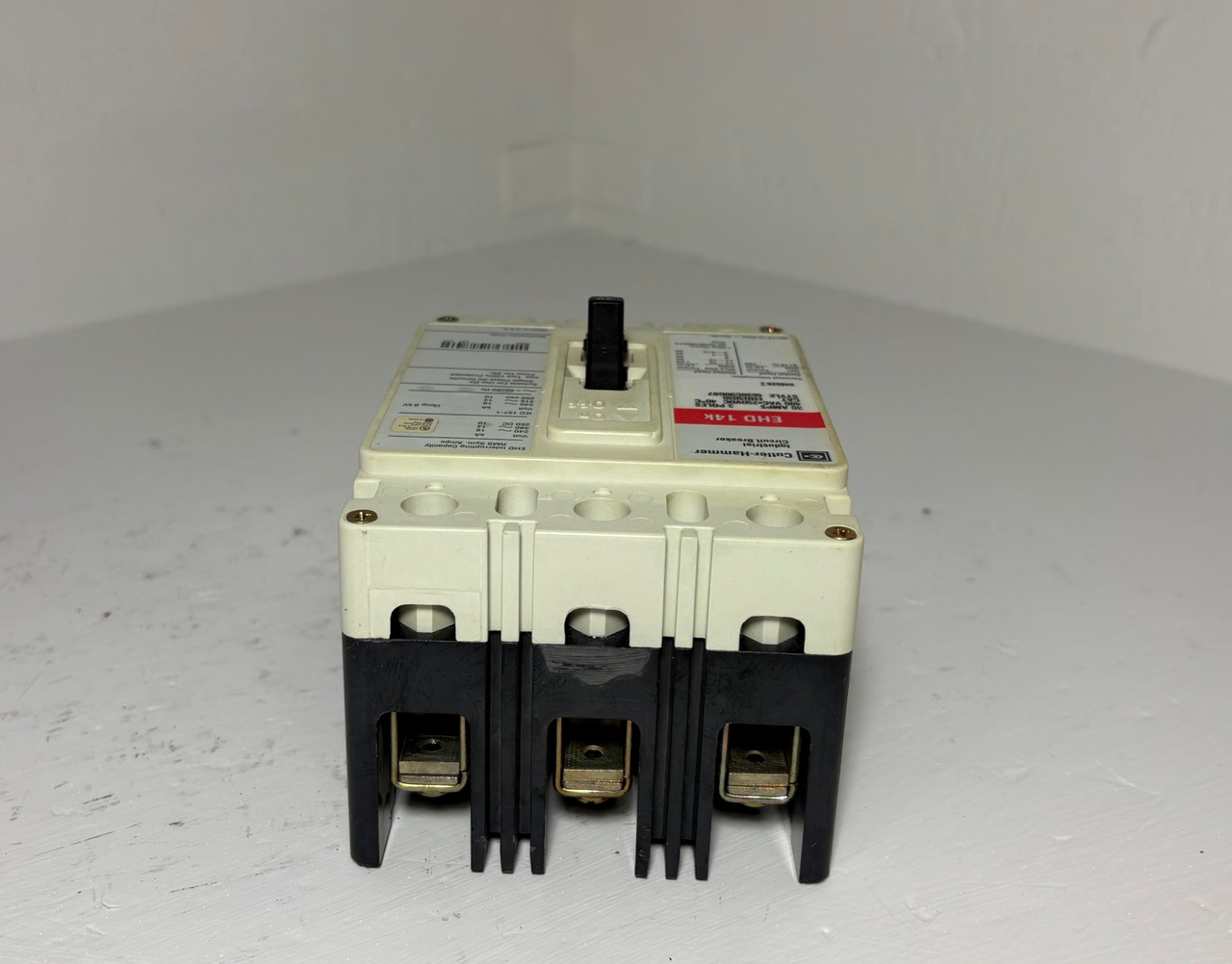 Cutler-Hammer EHD3030 30A Circuit Breaker Glossy Red 480V 3P EHD3030L 30 Amp (EM5967-2)