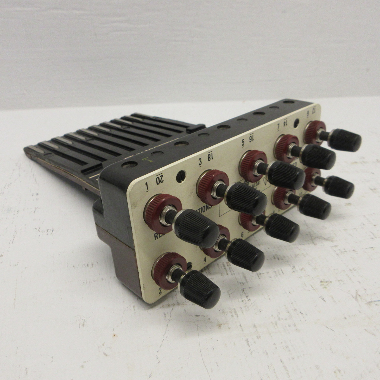 General Electric GE 12XLA12A1 Relay Connection Test Plug Drawouts/Relays/Meters (AH1464-1)