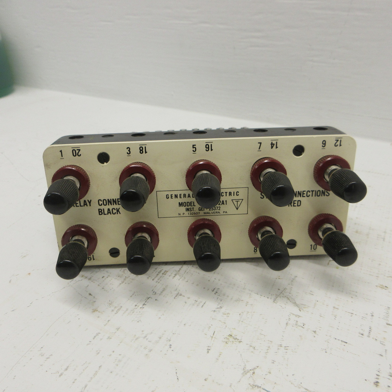General Electric GE 12XLA12A1 Relay Connection Test Plug Drawouts/Relays/Meters (AH1464-1)