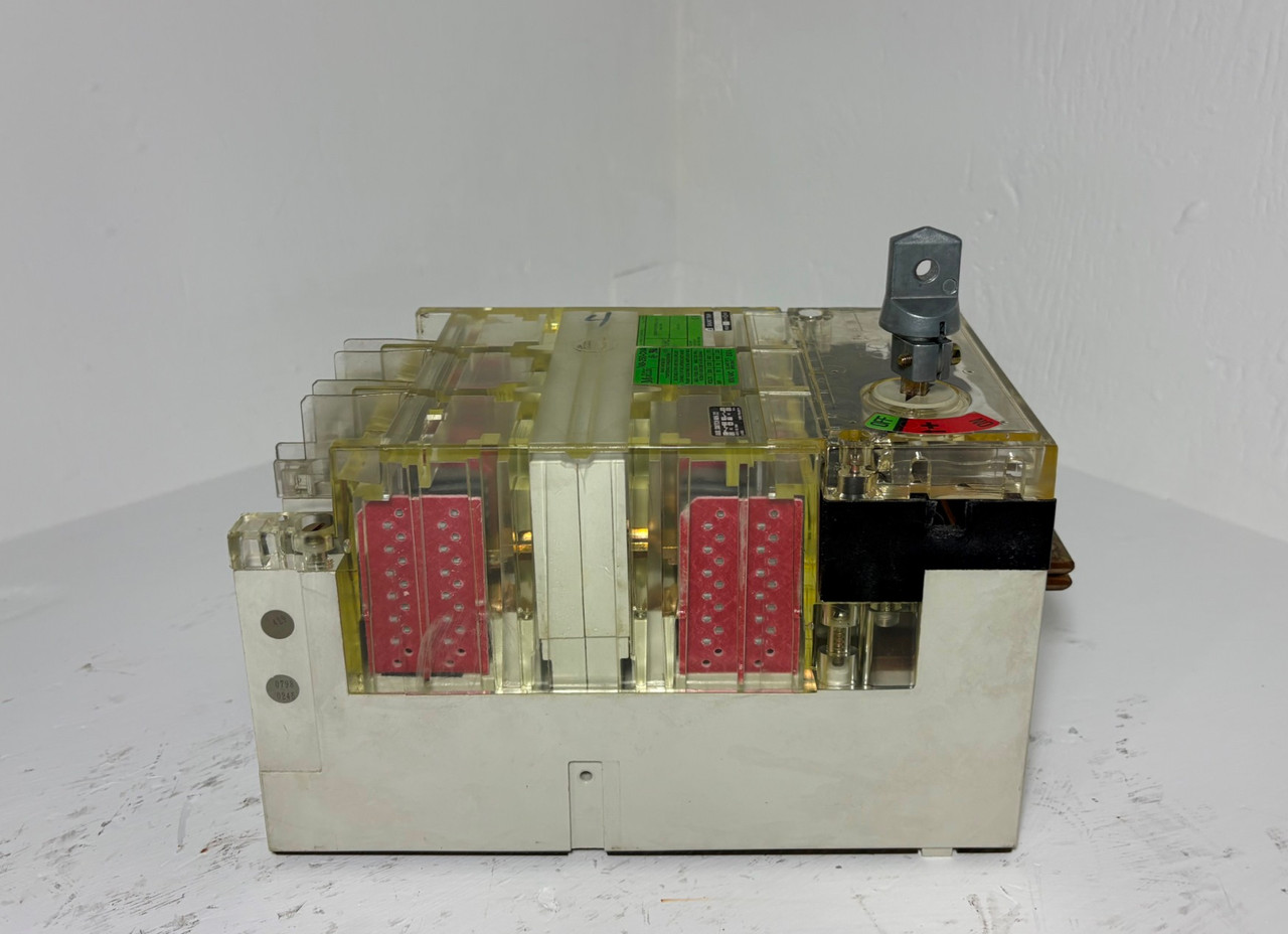 Klockner Moeller N9-250-CNA 250A Disconnect Switch w/ Shunt & Aux 600V N9250CNA (EM5973-3)