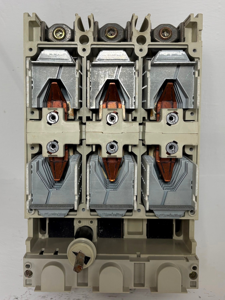 Klockner-Moeller N11-400-CNA 400A Circuit Breaker 600V N11400CNA 400 Amp 3P FLAW (EM5974-1)