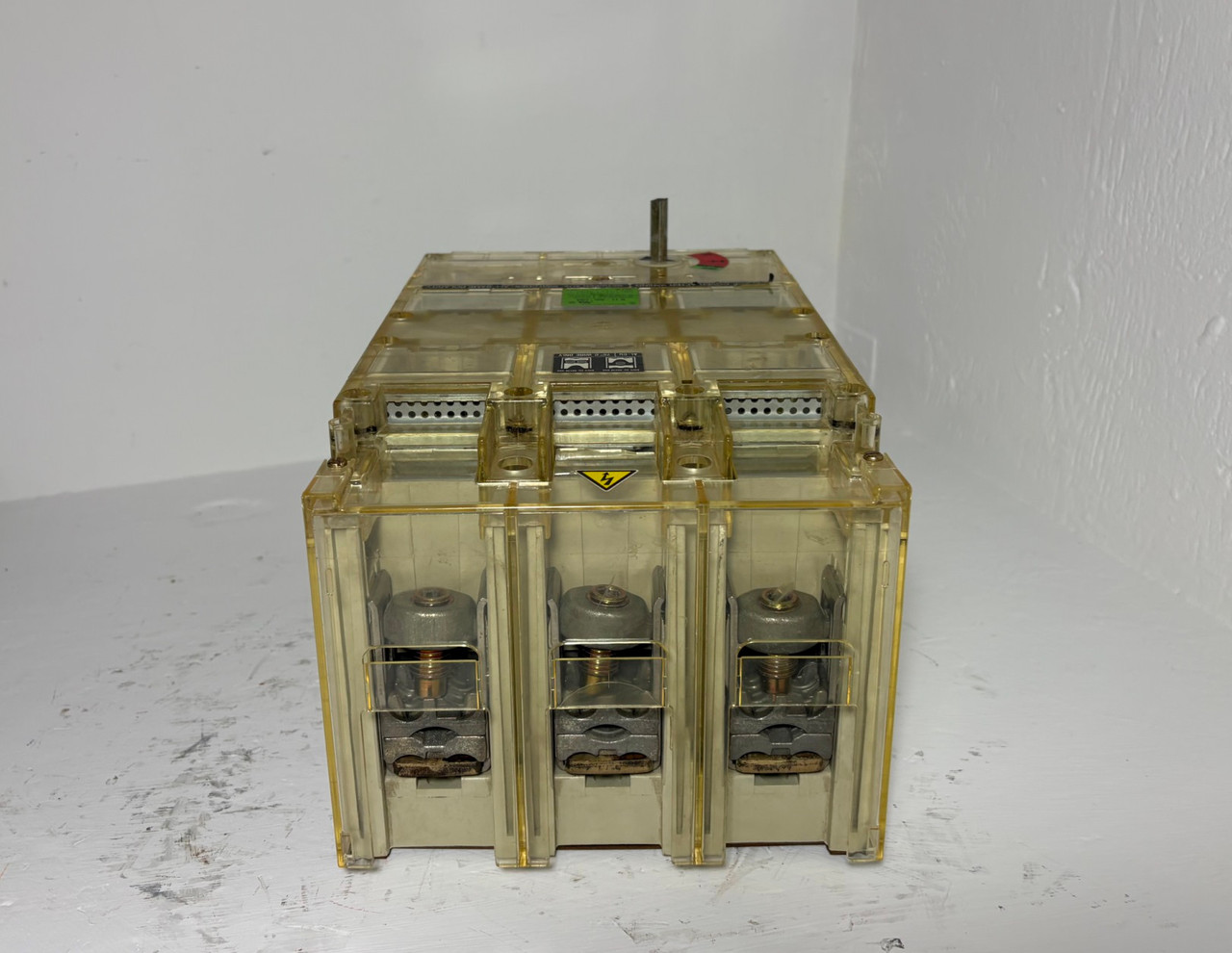 Klockner-Moeller N11-400-CNA 400A Circuit Breaker 600V N11400CNA 400 Amp 3P FLAW (EM5974-1)