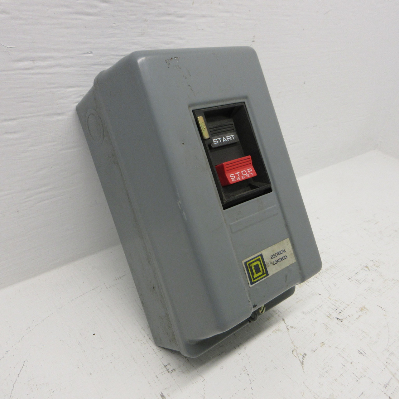 Square D 2510-MBG2 Size M-0 Enclosed Manual Starter 480/600VAC 5HP 2510-MBG2 (AH1479-1)