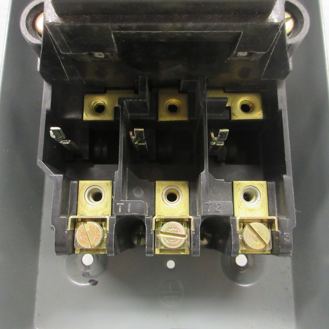 Square D 2510-MBG2 Size M-0 Enclosed Manual Starter 480/600VAC 5HP 2510-MBG2 (AH1479-1)