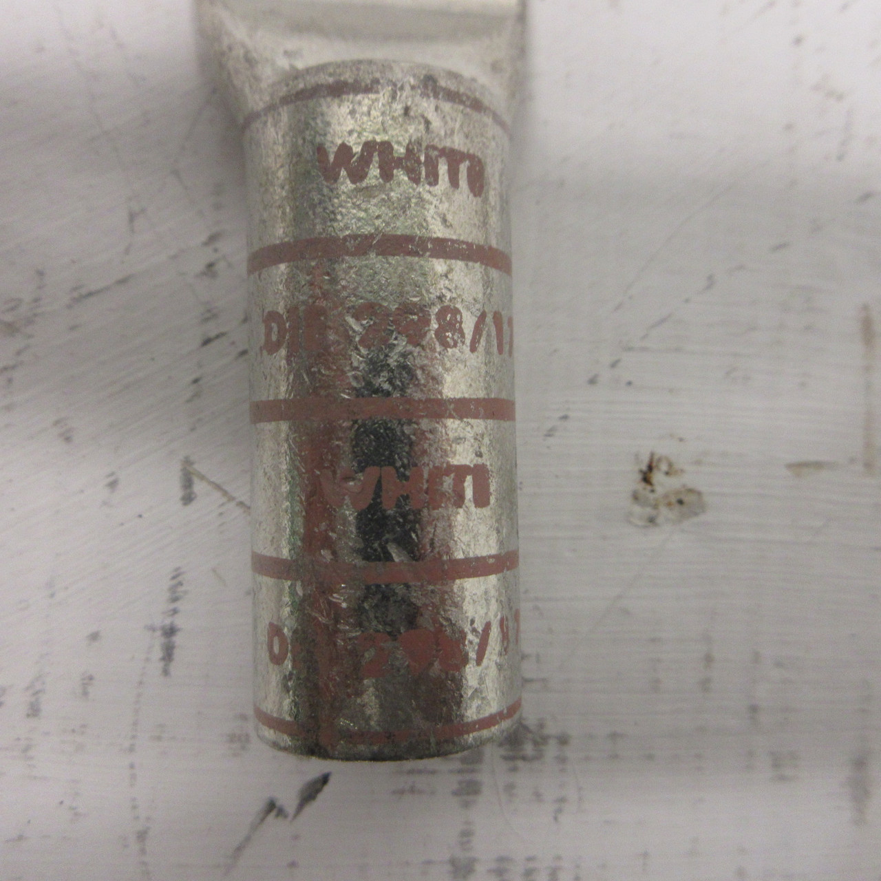 NEW Burndy YAZ31-2NTC-FX 2 Hole Crimp Lugs 250 637/24 White Die NNB (LOT OF 6) (AH1481-8)