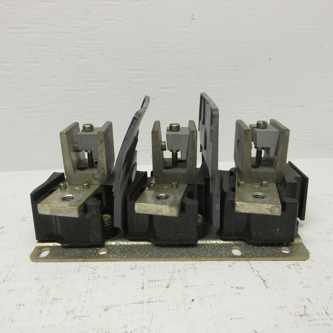 Allen Bradley 1494V-FSR644 Fuse Holder Block Kit 600V 400A Ser A 600VAC 400 Amp (AH1485-1)