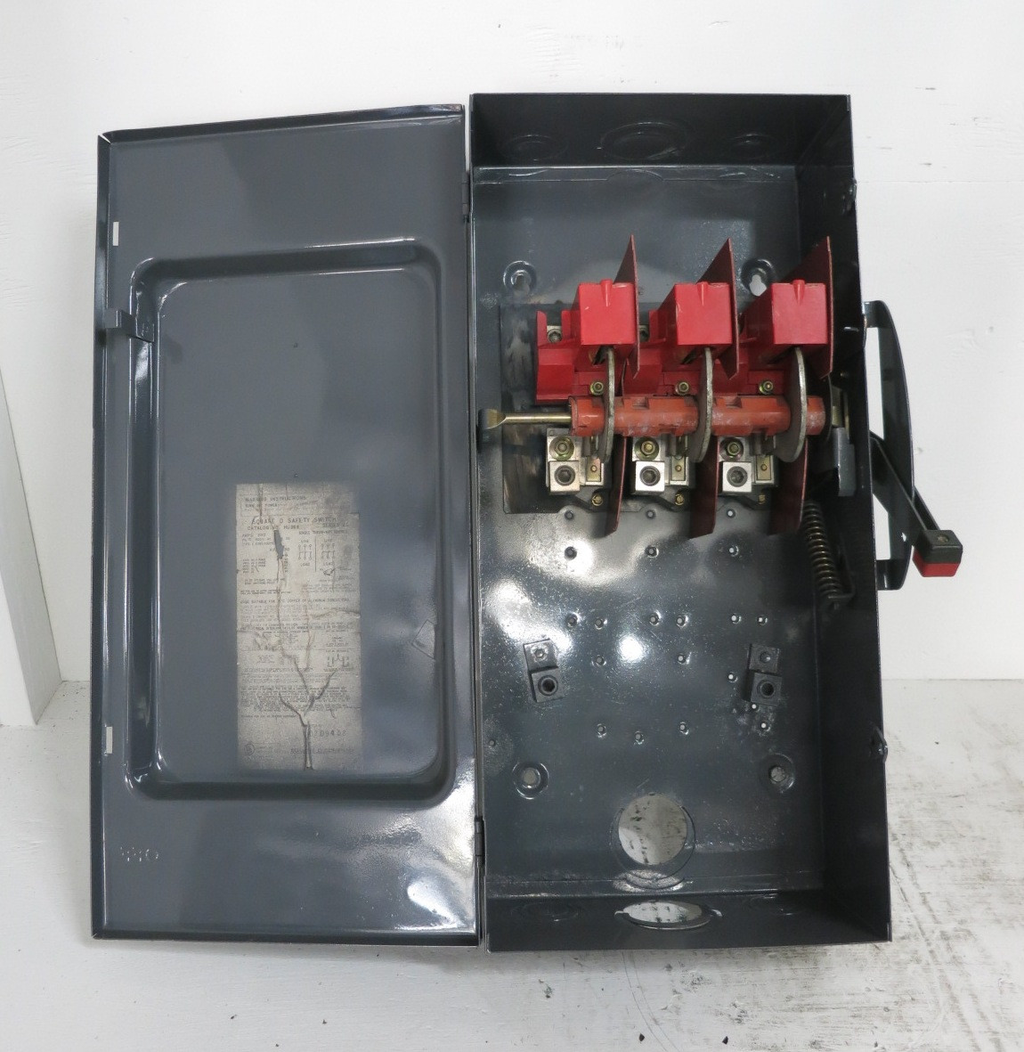 Square D HU364 200A 600V Non-Fusible Safety Switch Disconnect 200 Amp HU-364 E1 (DW8400-1)