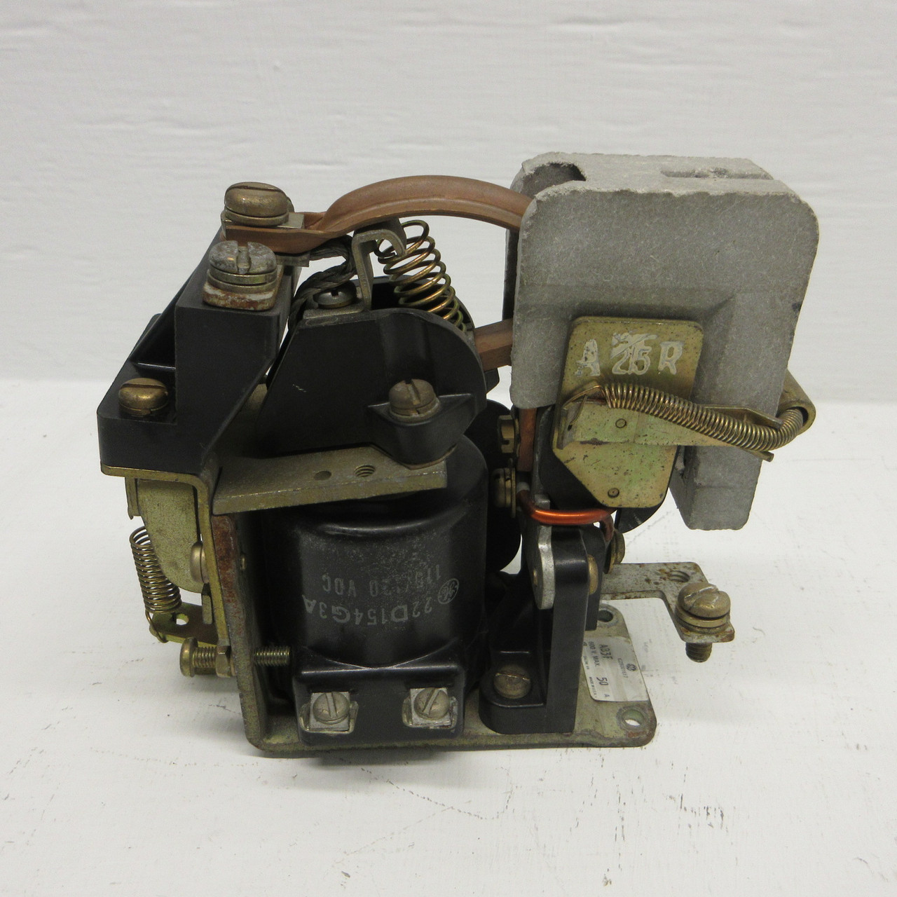 General Electric IC28001617 AB3F DC Contactor IC2800 600VDC 50A w 22D154G3A 120V (AH1487-2)