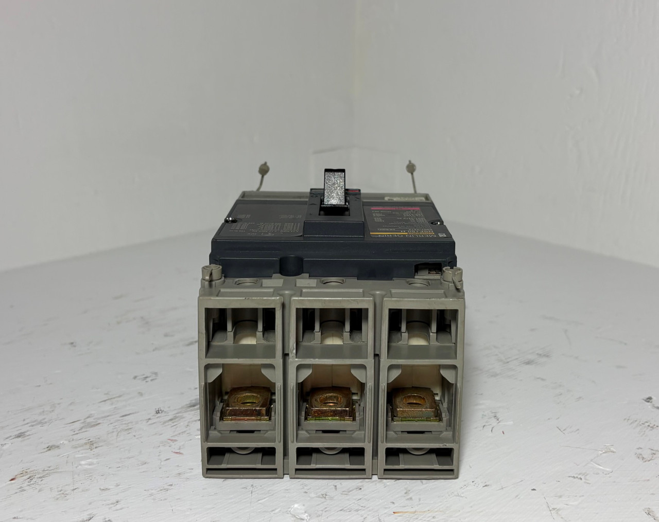 Merlin Gerin NSF150H 150A Compact Circuit Breaker w 125 Amp Trip TM125DP 600V 3P (EM5979-1)