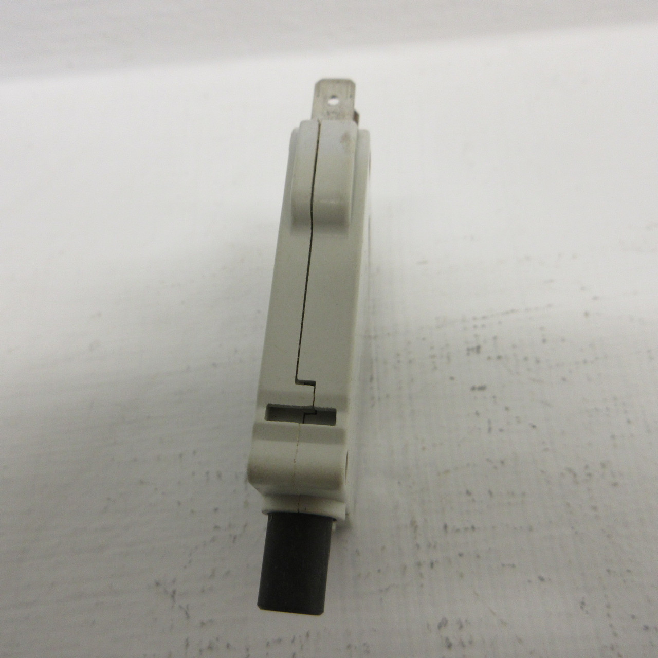 E-T-A Magnetic 3600-P10-SI-2A 2 Amp 1 Pole Circuit Breaker 250VAC 65VDC Germany (AH1495-18)