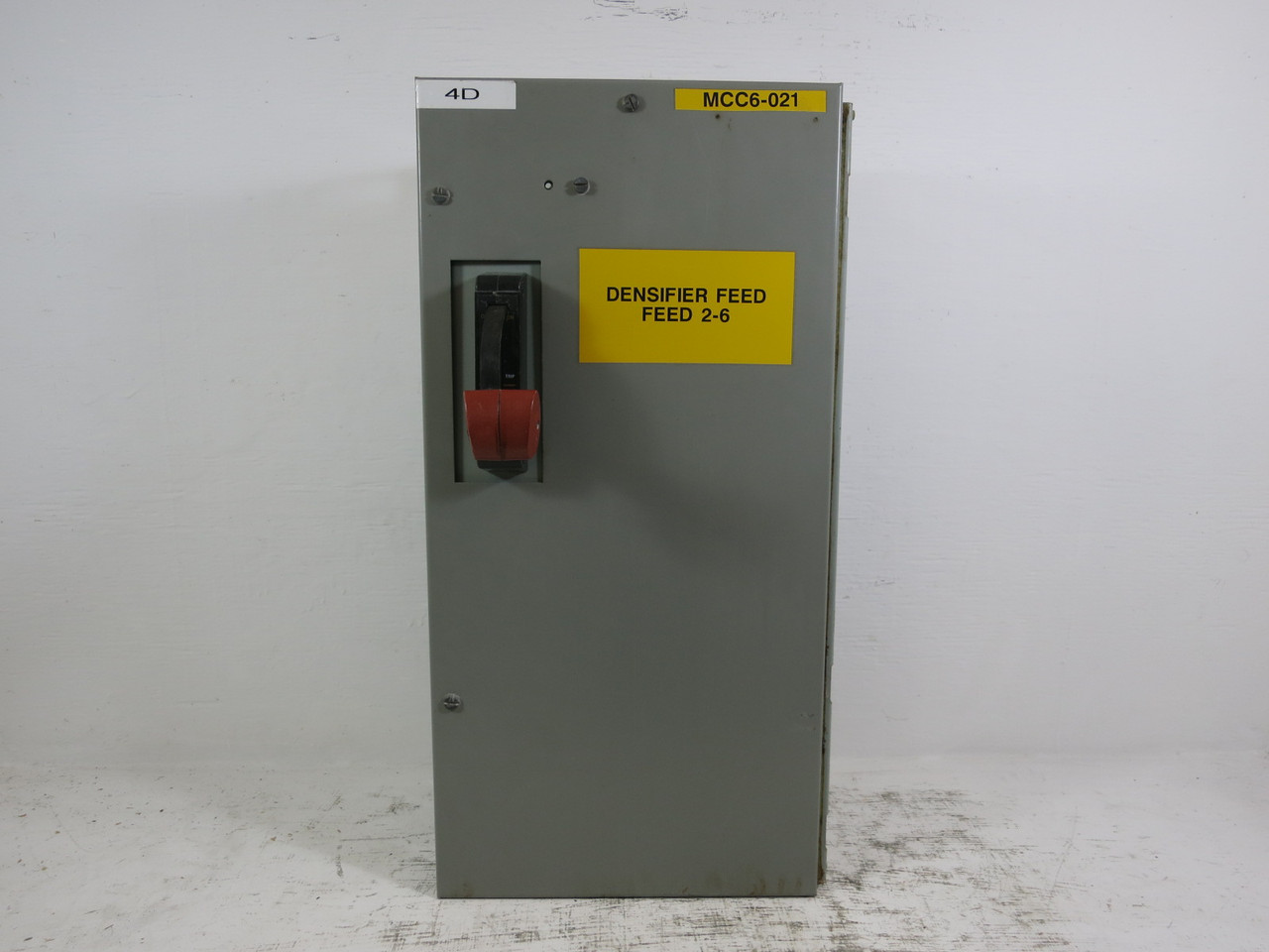 General Electric GE 8000 200A Tri-Break Breaker 30" MCC Feeder Bucket 200 Amp (BJ1147-1)