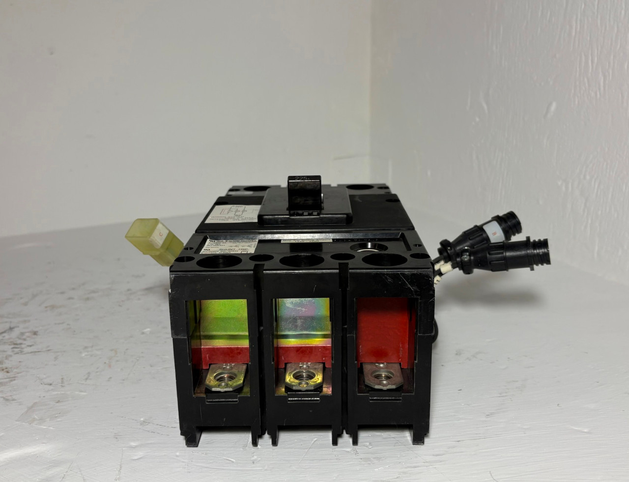 Fuji Electric BU-KSB3225 225A Circuit Breaker Shunt Aux BU-KSB BUKSB3225 225 Amp (EM5987-1)