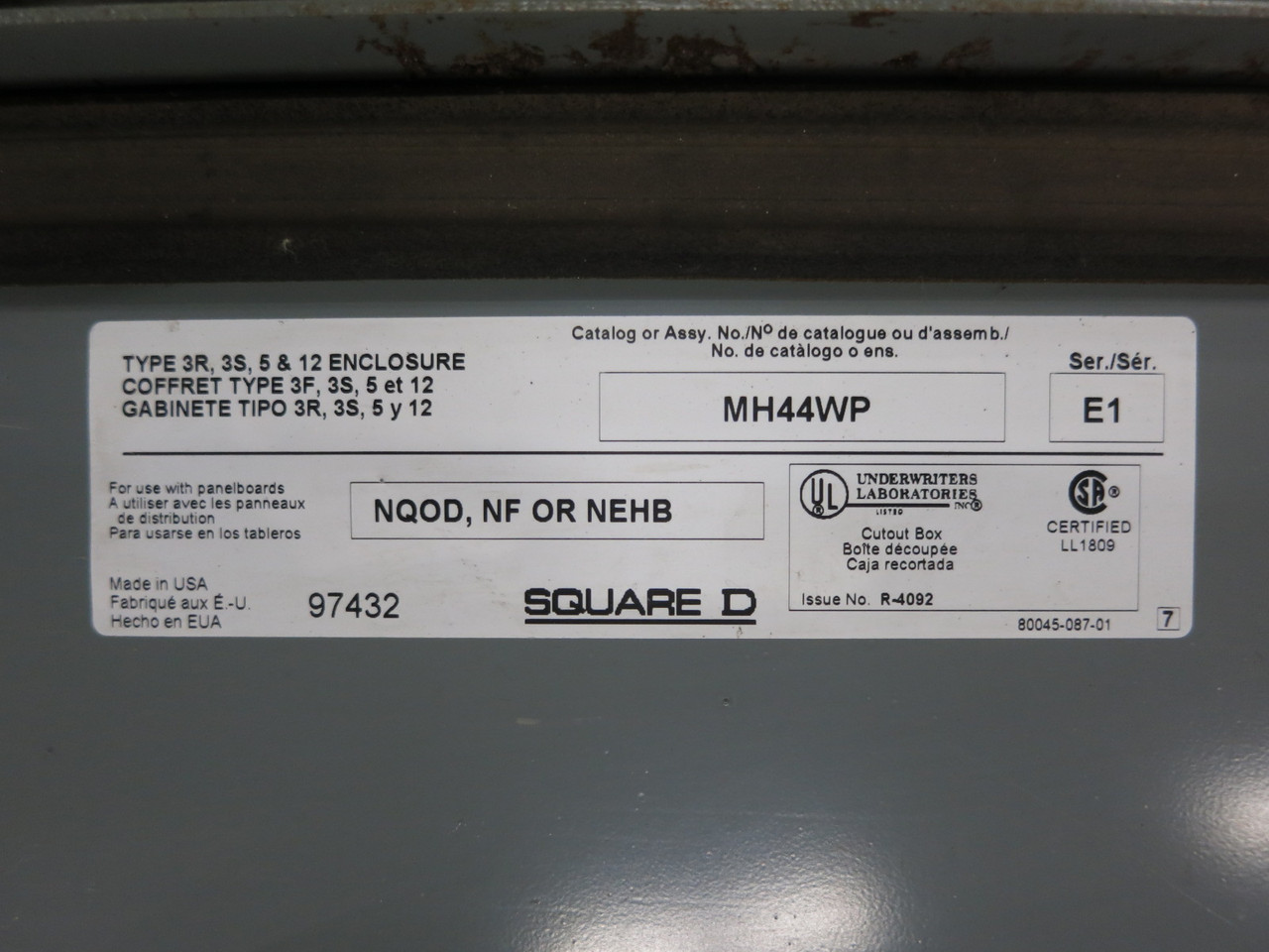 Square D 125A NF Circuit Breaker Panel Board 3PH 4W 600V Max 125 Amp MH44WP 3R (DW8430-1)