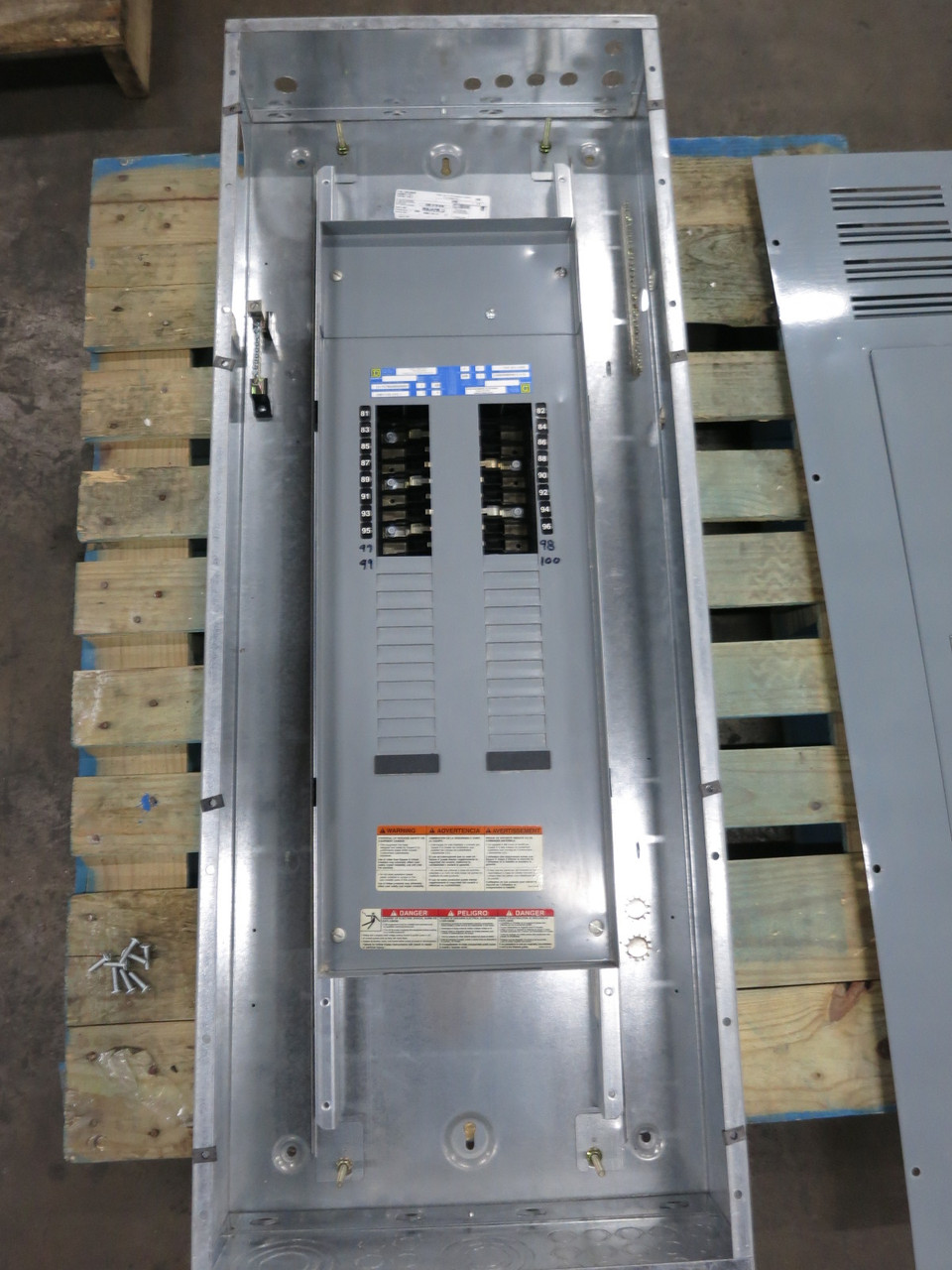 Square D NQOD 400A Breaker Panel Board 208Y/120 V 3PH 4W MLO 400 Amp Main Lug (DW8444-1)