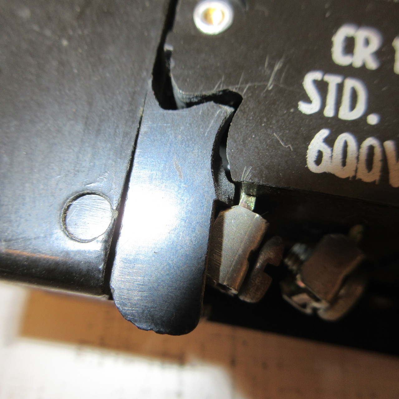 General Electric GE CR124M028 Overolad Relay STD Pilot Duty 600VAC Max (CHIPPED) (AH1513-1)