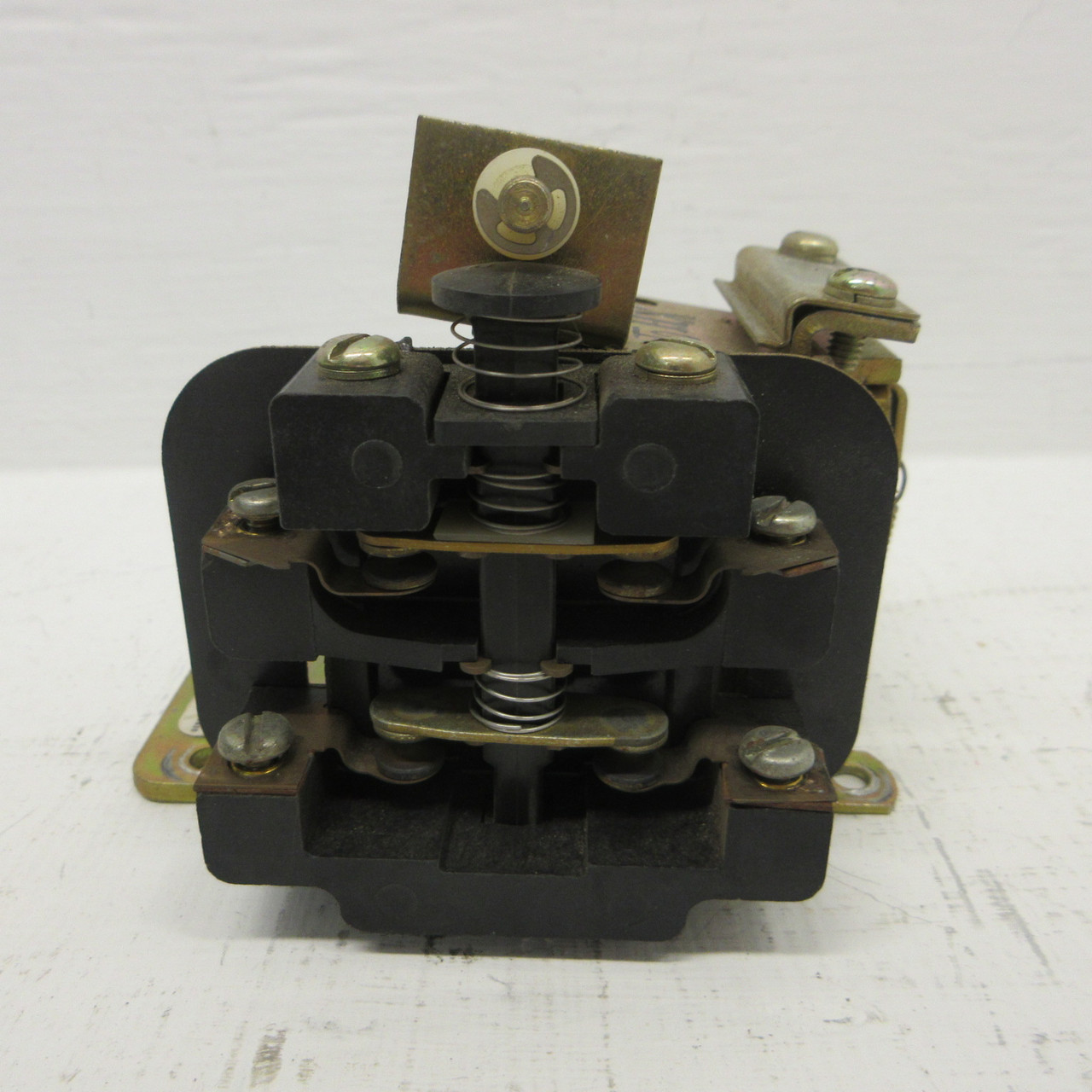 General Electric IC2820 A200 A3F DC Contactor 10 Amp 600V GE 10A 120 VDC Coil (AH1512-1)