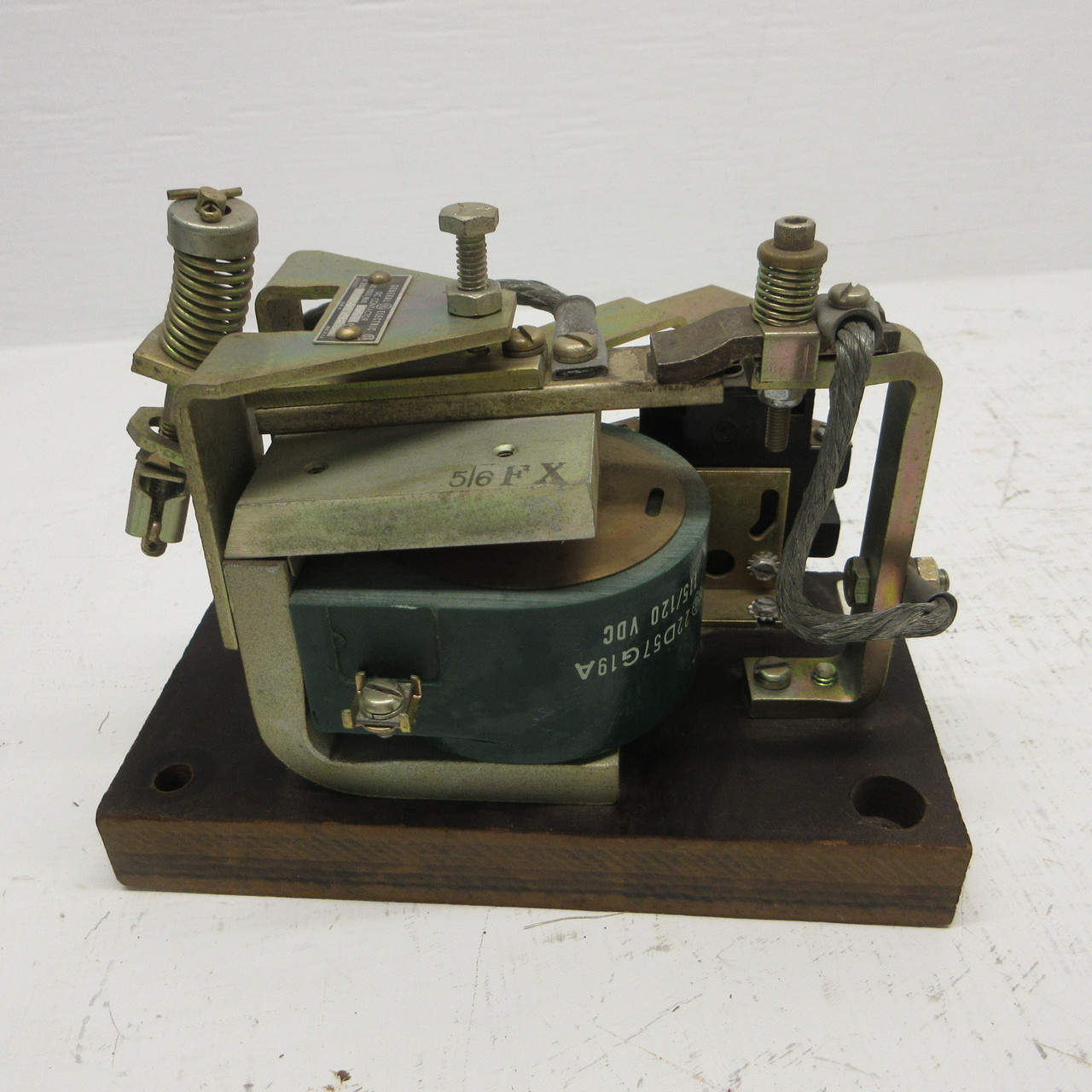 General Electric IC2800 A501AB23C DC Contactor 100 Amp 600V GE 100A 120 VDC Coil (AH1509-1)