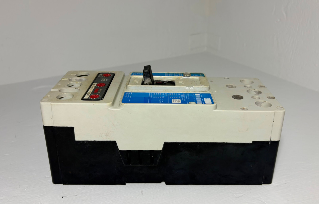 Cutler-Hammer JD3250F 250A Circuit Breaker Glossy Blue w/ 250 Amp Trip 3P JD3250 (EM5952-3)