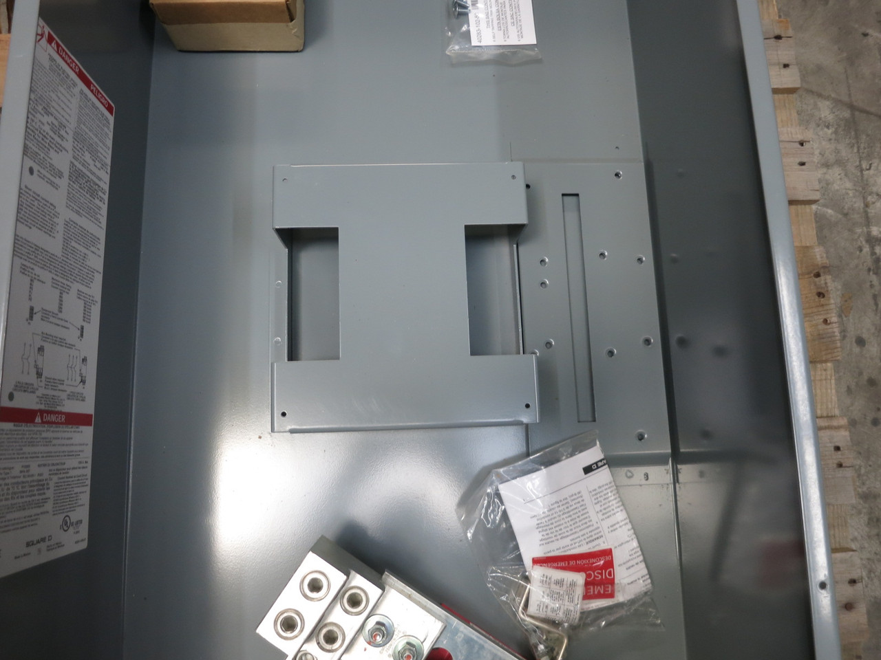 NEW Square D P1200S 1200A Circuit Breaker Enclosure 1200 Amp SN1200 Neutral A01 (DW8454-1)