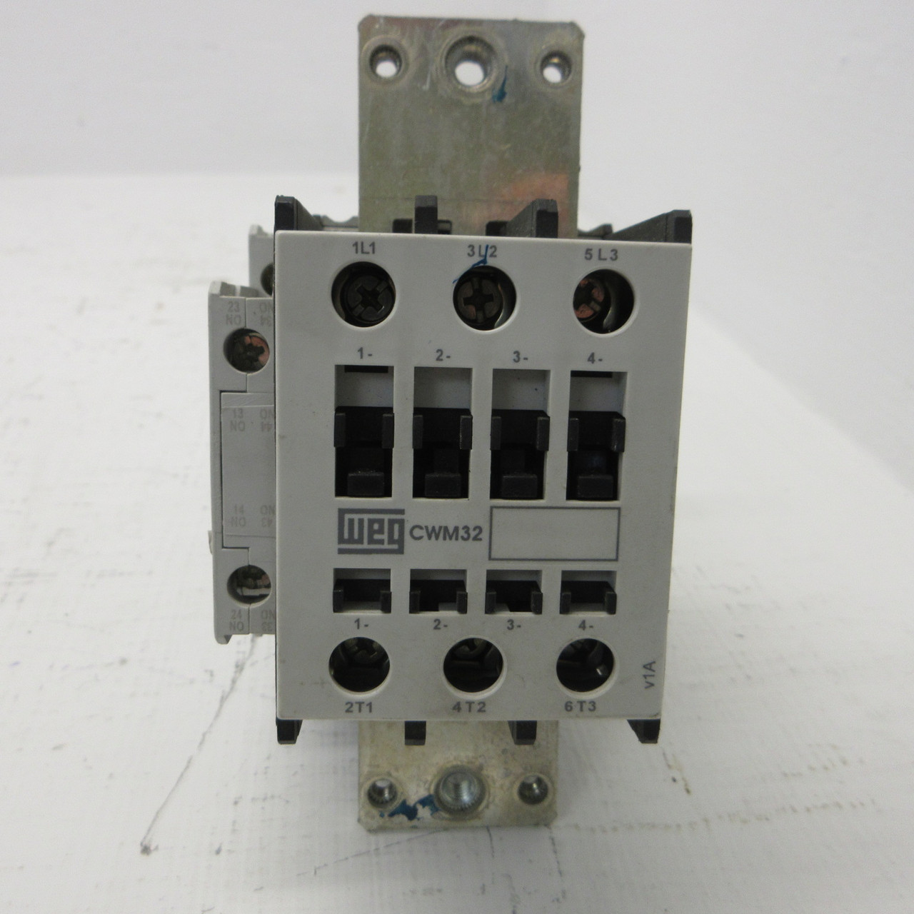WEG CWM32 Contactor 60A 600VAC Max 208-240VDC Coil 3PH w/ 1x BCXML20 Aux Contact (AH1530-1)