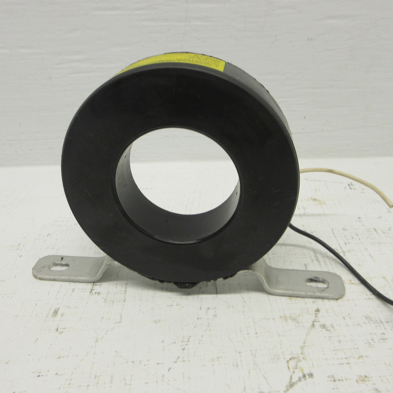 WICC ltd A-750-05-L24-01 Current Transformer 750A:5VAC TRF=1.33@30°C 0.6KV 400HZ (AH1529-12)