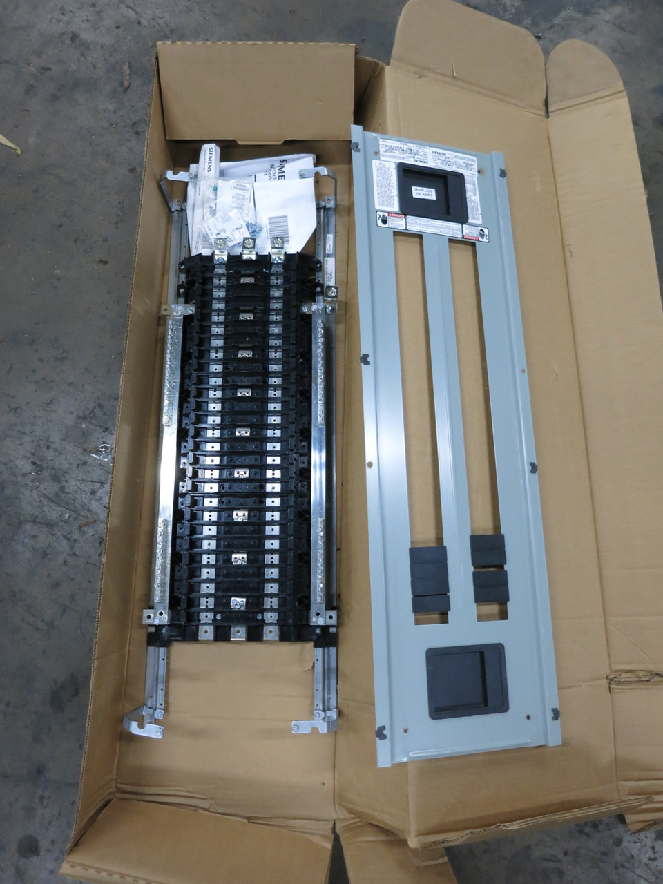 Image of NEW Siemens P1C54ML250ATST 250A 208Y/120 Breaker Panel Interior MLO P1 250 Amp