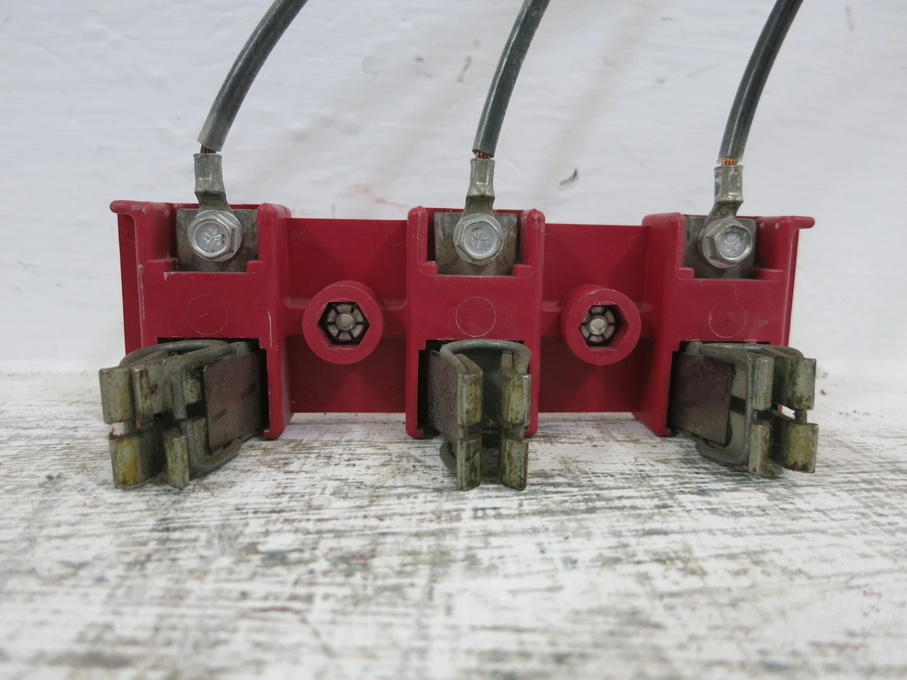 Telemecanique 5600 30A 8 AWG MCC Bucket Stab Assembly Stabs Assy Gould 30 Amp (BJ1163-1)