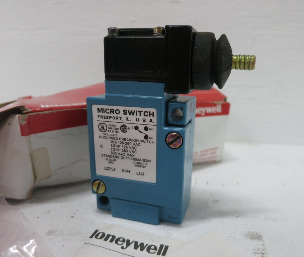 NEW Honeywell LZJ3-7B Micro Switch Enclosed Precision Switch 10A LZZ57B LZZ7J3 (DW8468-2)