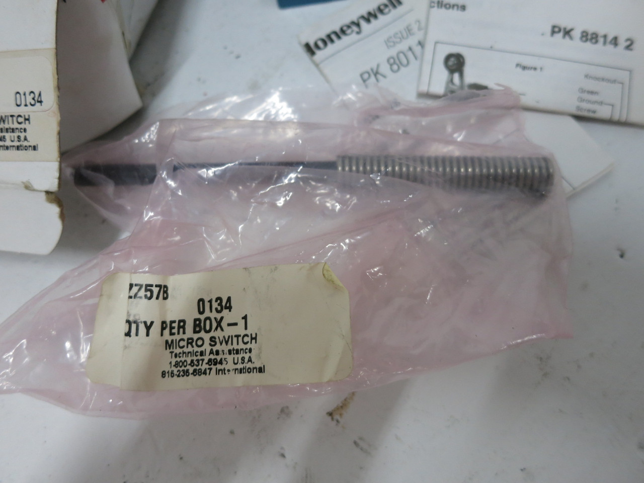 NEW Honeywell LZJ3-7B Micro Switch Enclosed Precision Switch 10A LZZ57B LZZ7J3 (DW8468-2)