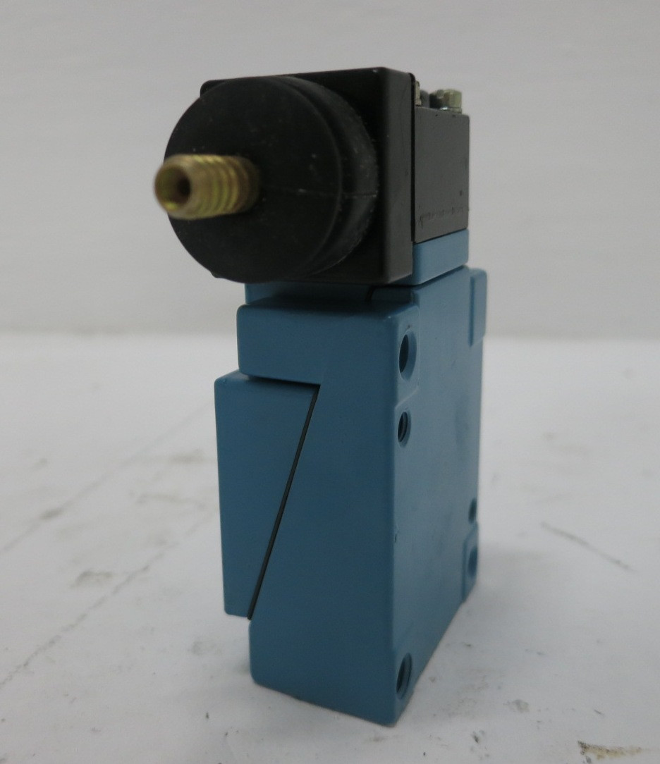 Honeywell LZJ3 Micro Switch Enclosed Precision Switch 10A LZZ7J3 LZZ41 (DW8469-2)