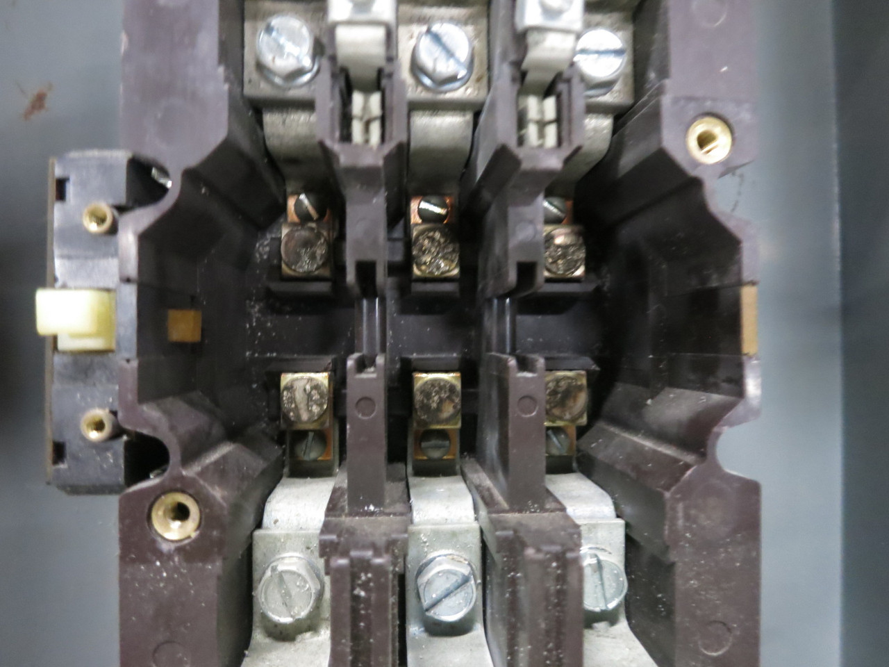 Eaton A10EG0 Enclosed Size 3 Motor Starter B1 120V Coil 90A 50 HP @ 460V A10EGO (DW8464-2)