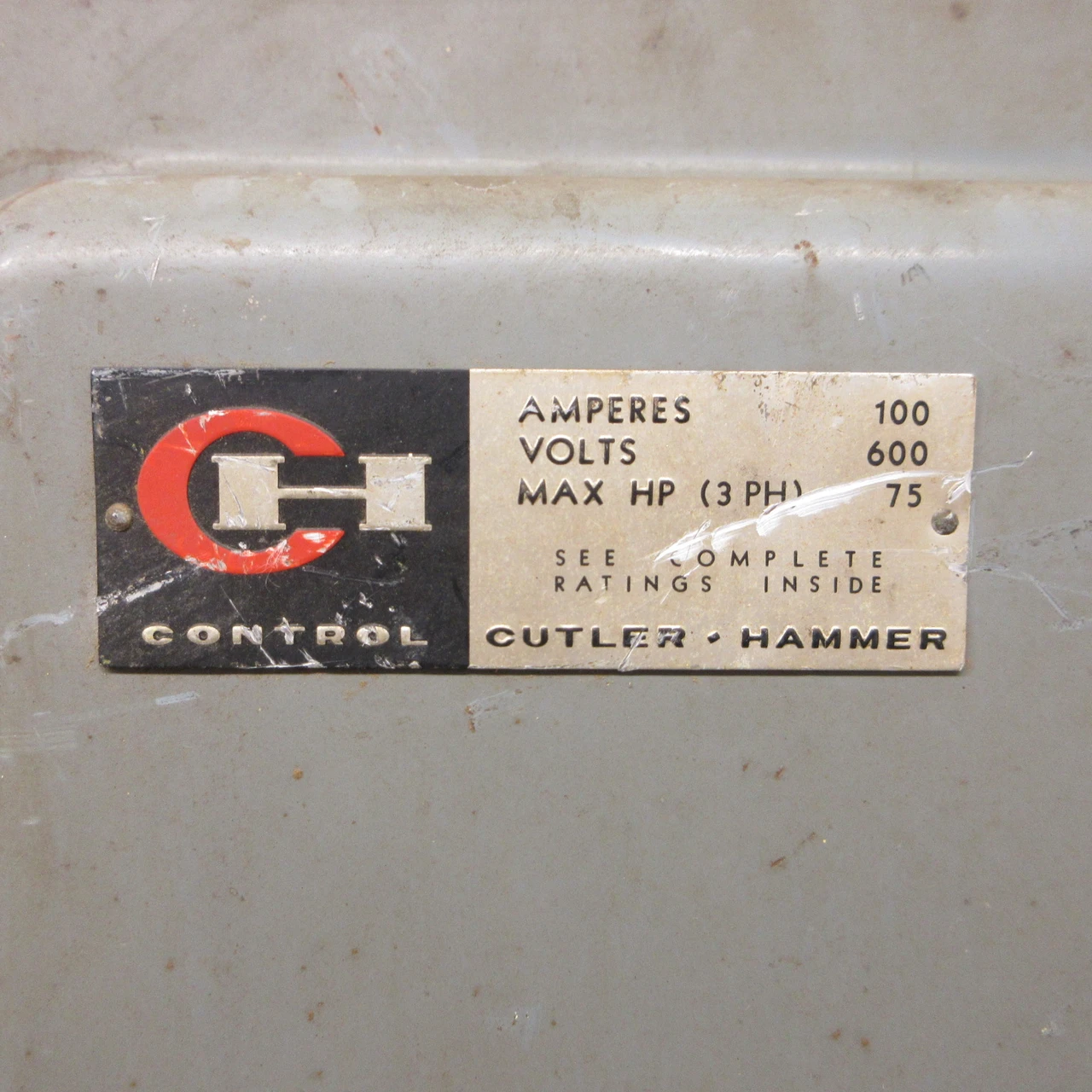 Cutler Hammer DH363 100 Amp 600VAC Fusible Heavy Duty Safety Switch Disconnect (AH1546-1)