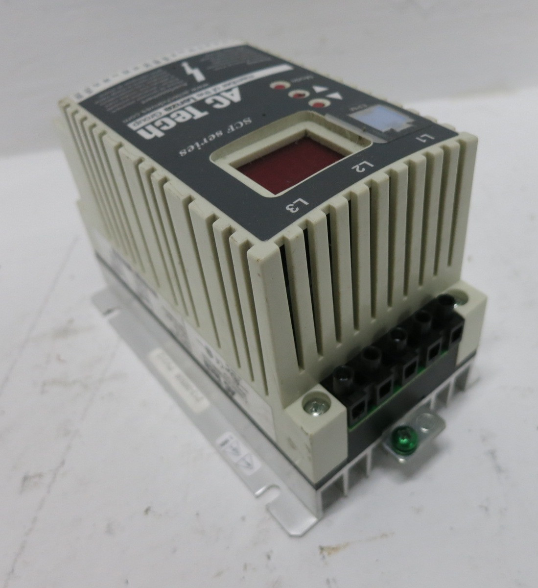 AC Tech SF405 0.5 HP 480V AC VS Drive SCF Series VFD 0.37 kW 1/2 HP 3PH 400/460 (DW8474-3)