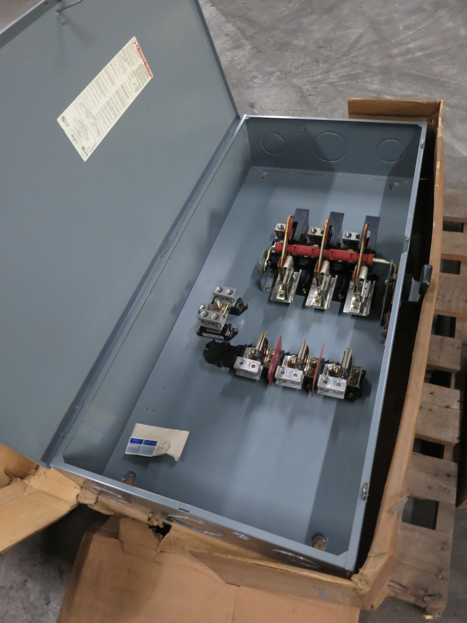 NEW Square D D326N 600A 240V Fusible Safety Switch Disconnect D326-N 600 Amp E03 (DW8501-1)