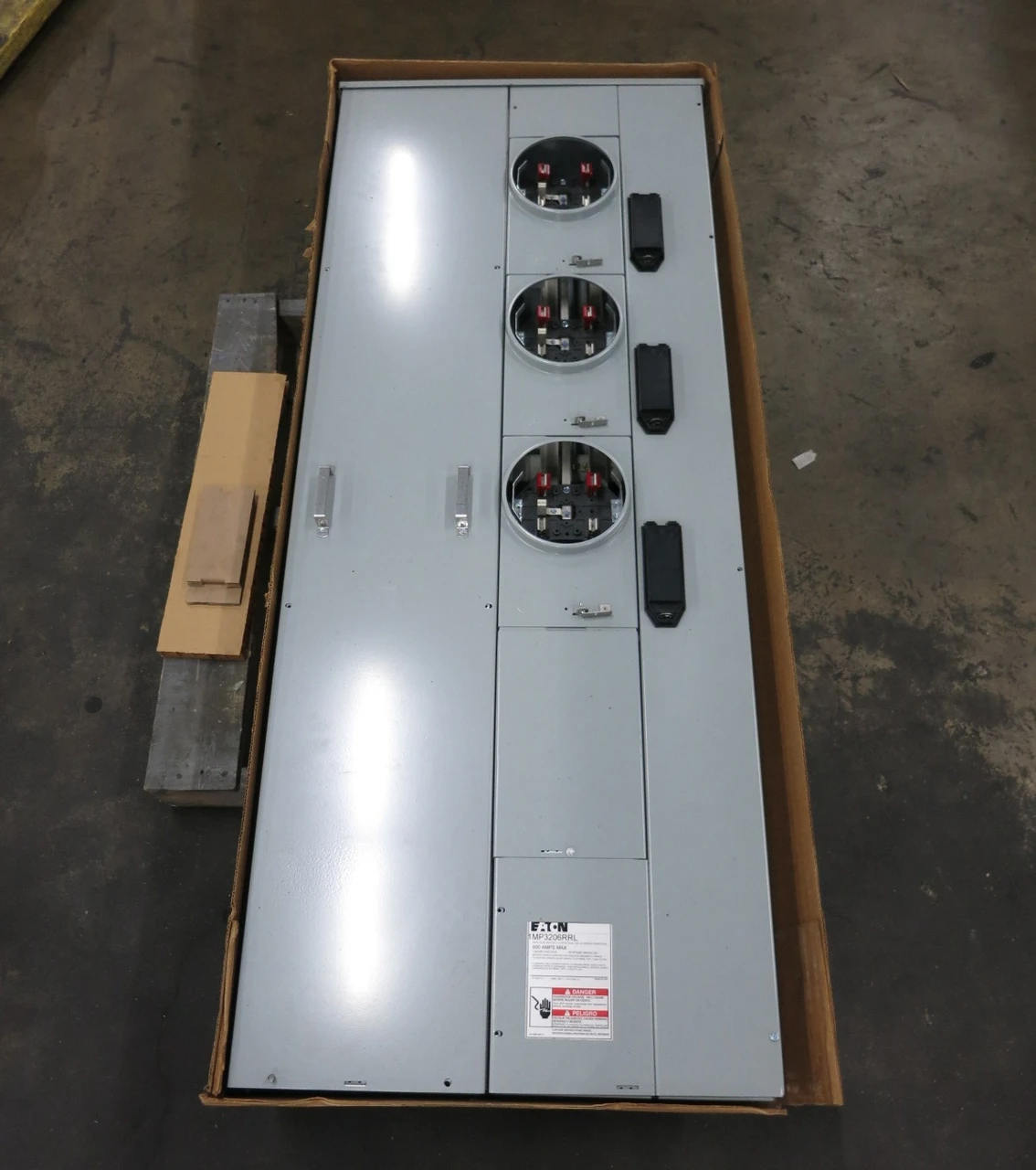 NEW Eaton 1MP3206RRL 600A/200A 120/240V 1PH 3x Socket Meter Pack Ringless 3W (DW8500-3)