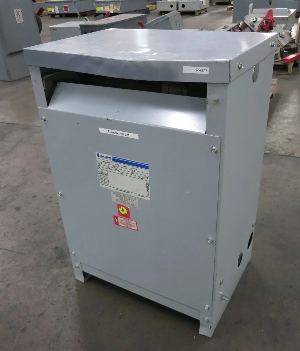 Challenger 45 kVA 480 Delta to 208Y/120 V 3PH Dry Type Transformer 452-415 480V (DW8497-1)