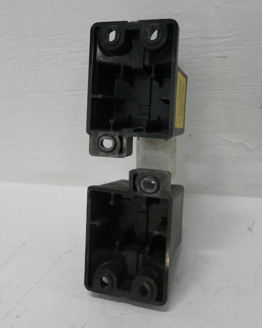 BUSS BH-1233 Fuse Block Assembly w/ FWX-300A Fuse Modular Fuseblock 400A 700V (DW8496-15)